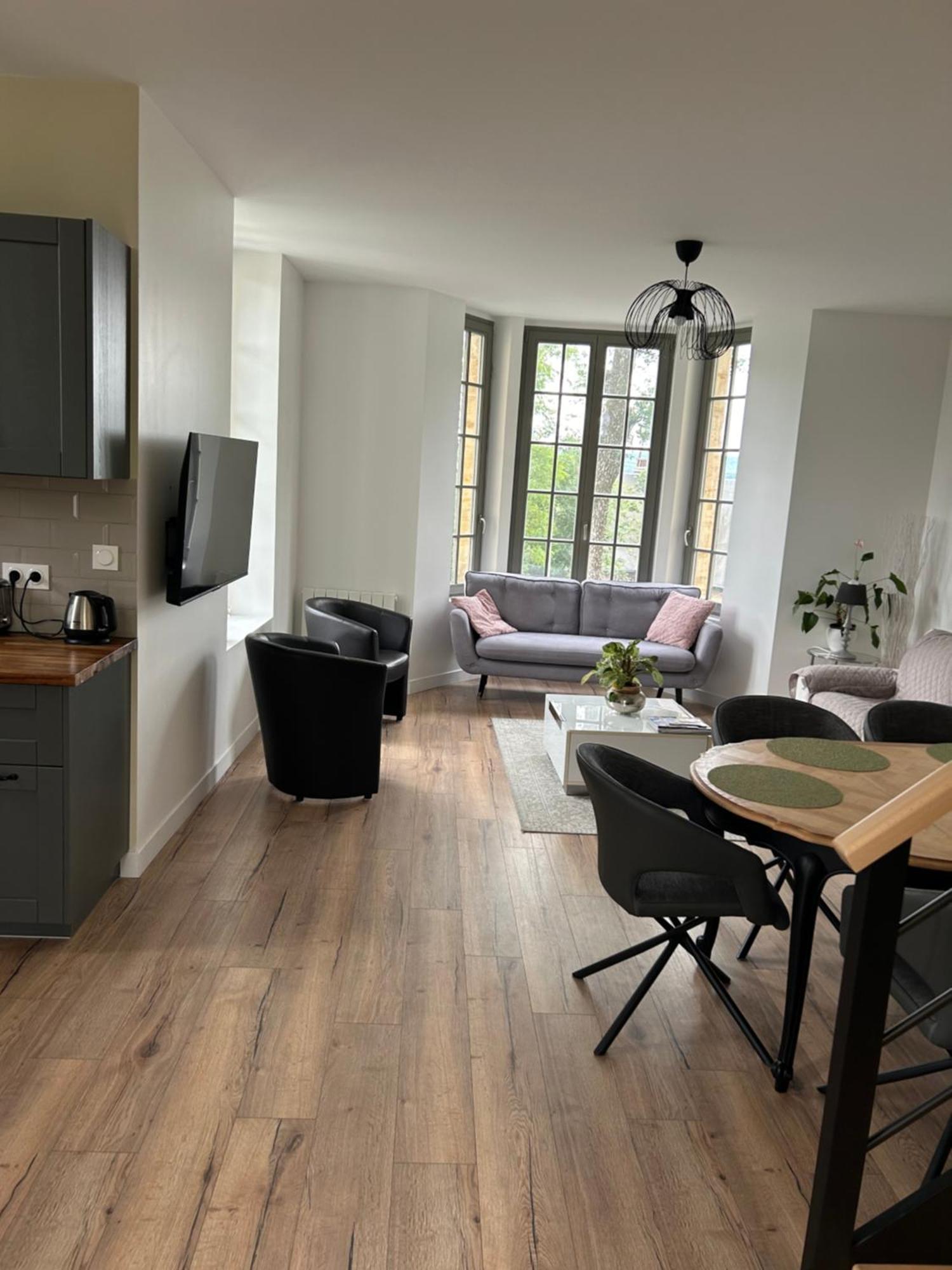 Maison Independante La Quietas Sur Les Hauteurs De Sedan Buitenkant foto